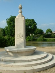 La Ferte - Bridge memorial BEF